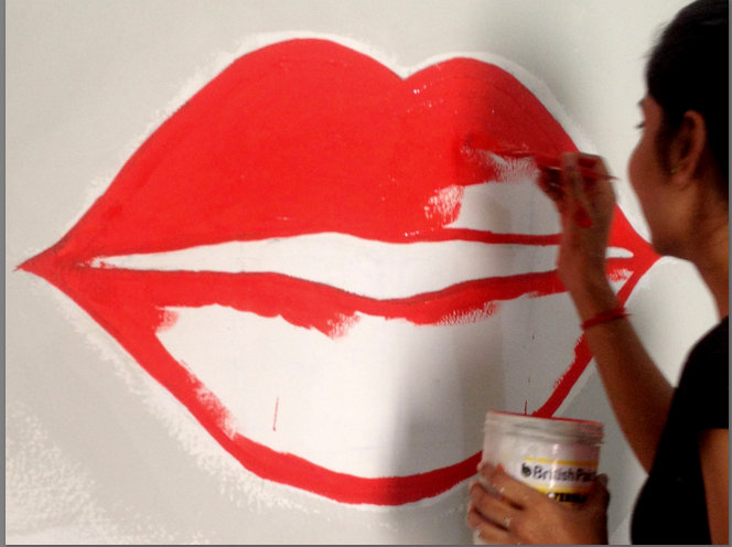Lip Art wall paint