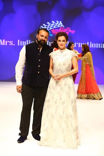 Mrs. India Dubai International by Carnival Media
