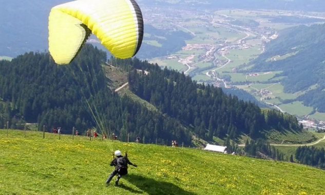 Paragliding in Naukuchital, uttrakhand