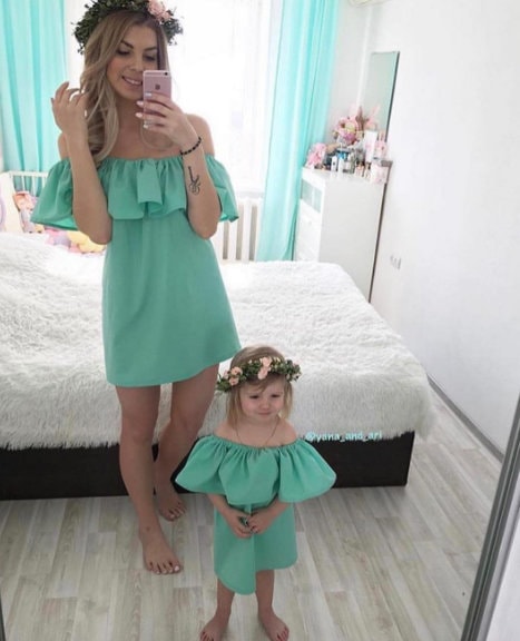 Mother daughter twinning, Mother daughter fashion, Same mother daughter clothes, baby fashion, mother baby fashion, mother daughter images, wallpapers, Cute mom daughter pictures