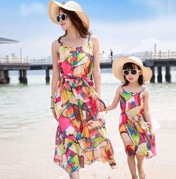 Mother daughter twinning, Mother daughter fashion, Same mother daughter clothes, baby fashion, mother baby fashion, mother daughter images, wallpapers, Cute mom daughter pictures